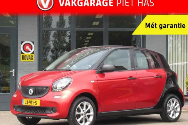 Smart ForFour (2016) thumbnail 1