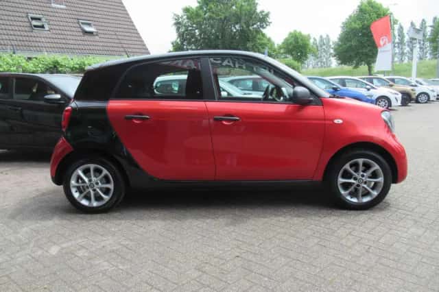 Smart ForFour (2016) thumbnail 4