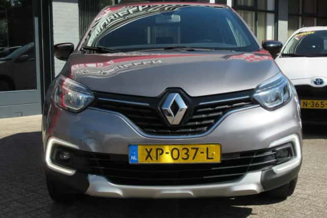 Renault Captur (2018) thumbnail 2