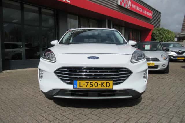 Ford Kuga (2021) thumbnail 2