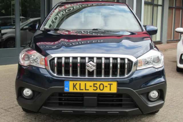 Suzuki S-Cross (2017) thumbnail 2