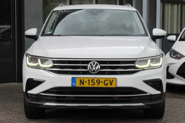 Volkswagen Tiguan (2021) thumbnail 2
