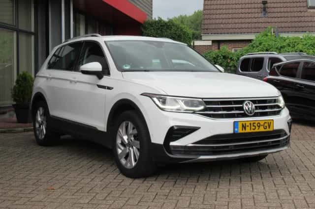 Volkswagen Tiguan (2021) thumbnail 3