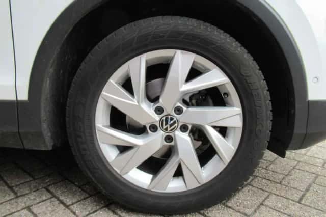 Volkswagen Tiguan (2021) thumbnail 5