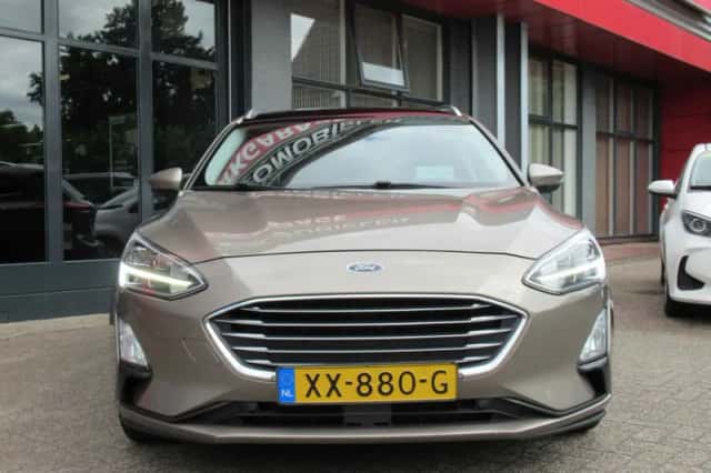 Ford Focus (2019) thumbnail 2