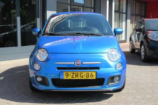 Fiat 500 (2015) thumbnail 2