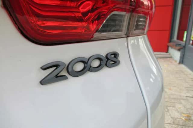 Peugeot 2008 (2016) thumbnail 5