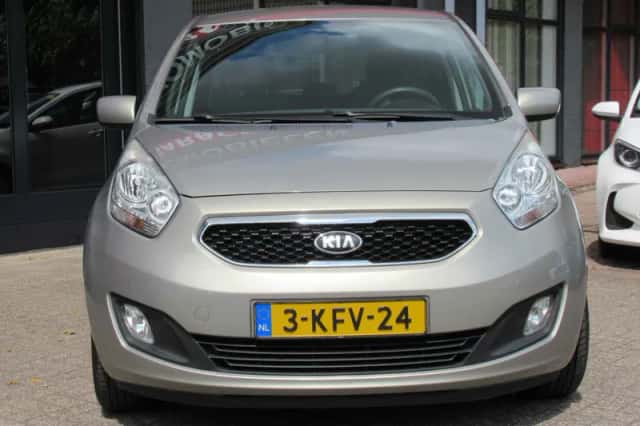 Kia Venga (2013) thumbnail 2