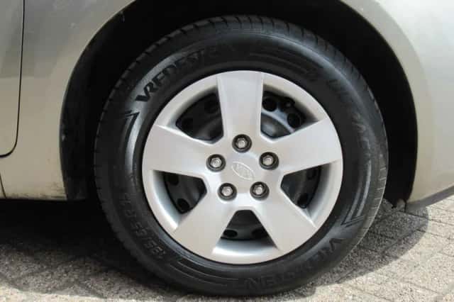Kia Venga (2013) thumbnail 3