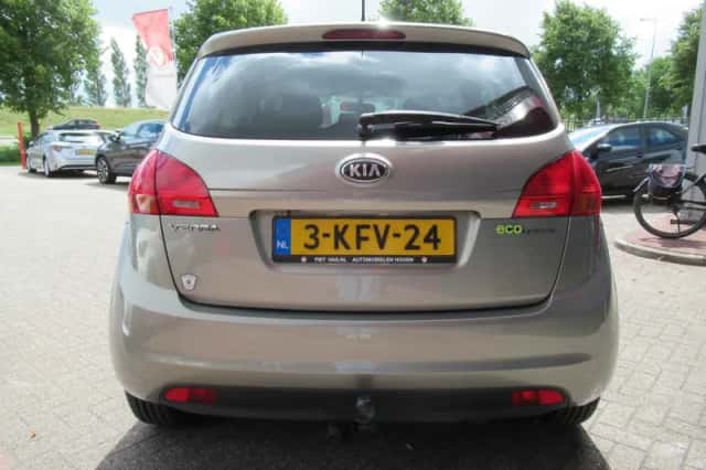 Kia Venga (2013) thumbnail 6