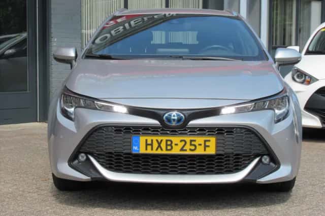 Toyota Corolla (2022) thumbnail 2
