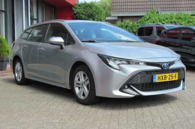 Toyota Corolla (2022) thumbnail 3
