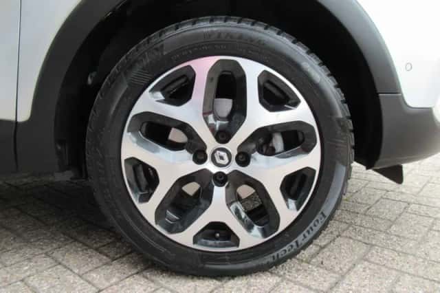 Renault Captur (2017) thumbnail 5