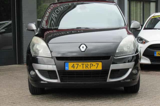 Renault Scénic (2012) thumbnail 2