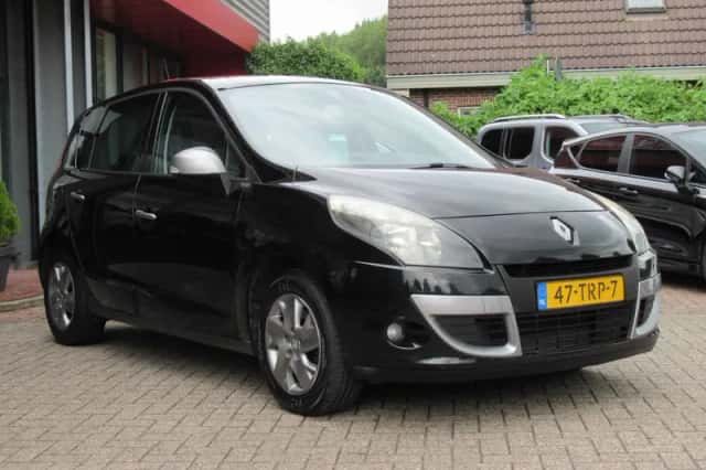 Renault Scénic (2012) thumbnail 3