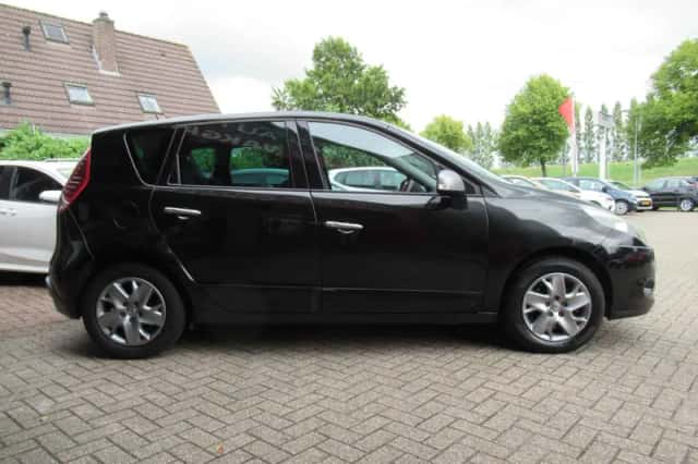 Renault Scénic (2012) thumbnail 4