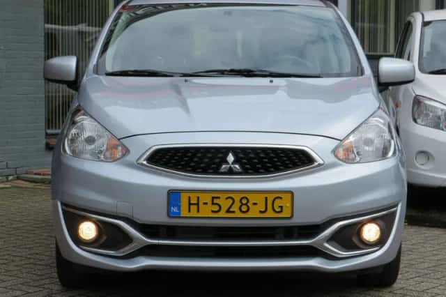 Mitsubishi Space Star (2020) thumbnail 2