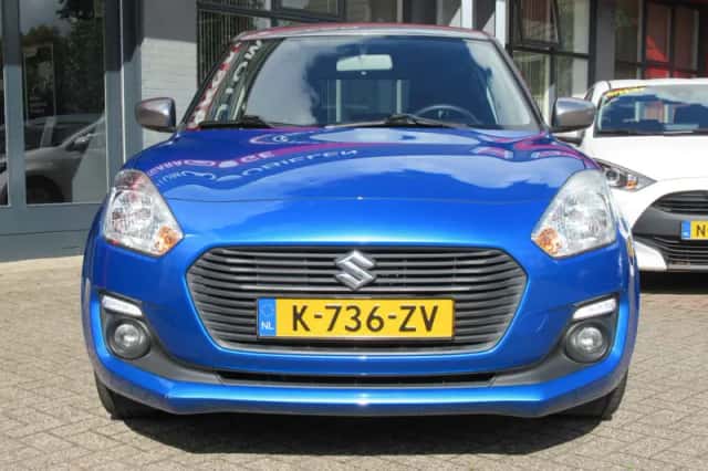 Suzuki Swift (2021) thumbnail 2