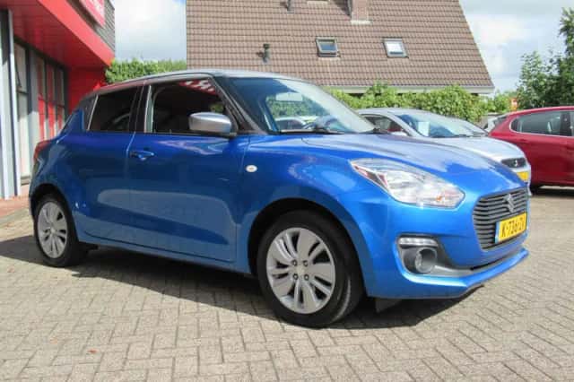 Suzuki Swift (2021) thumbnail 3