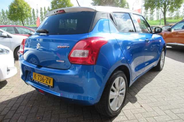 Suzuki Swift (2021) thumbnail 6