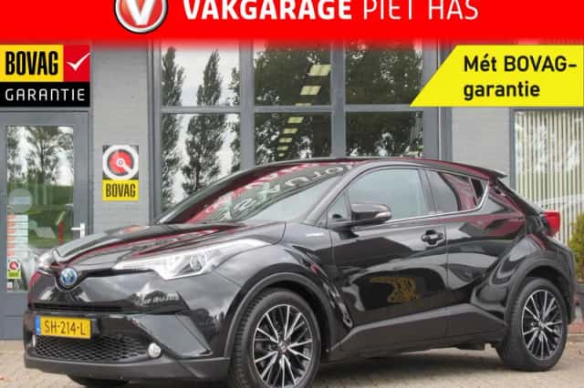 Toyota C-HR (2018) thumbnail 1