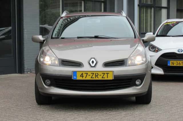 Renault Clio (2008) thumbnail 2