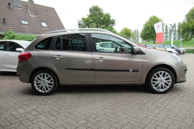Renault Clio (2008) thumbnail 4