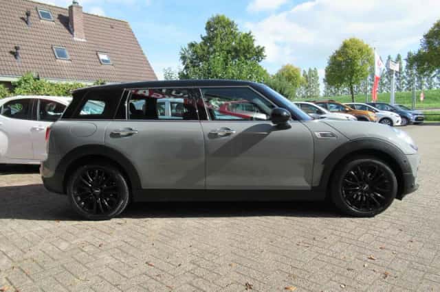MINI Clubman (2017) thumbnail 4