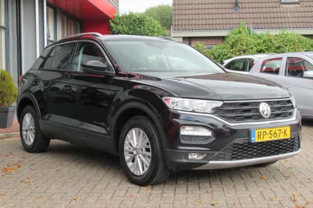 Volkswagen T-Roc (2018) thumbnail 3