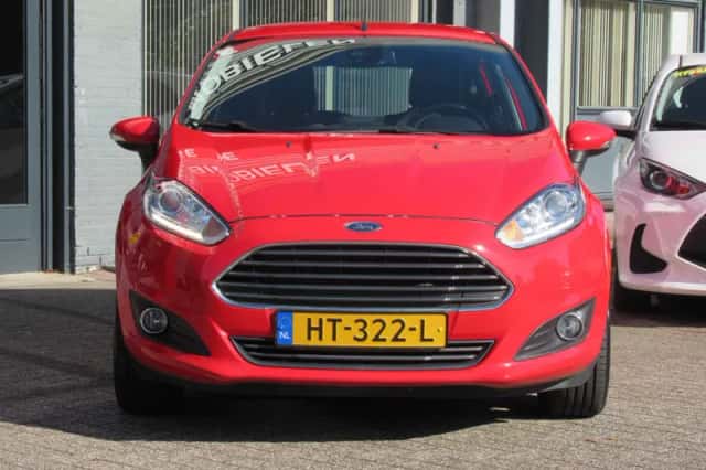 Ford Fiesta (2016) thumbnail 2