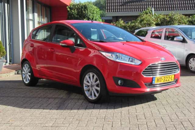 Ford Fiesta (2016) thumbnail 3