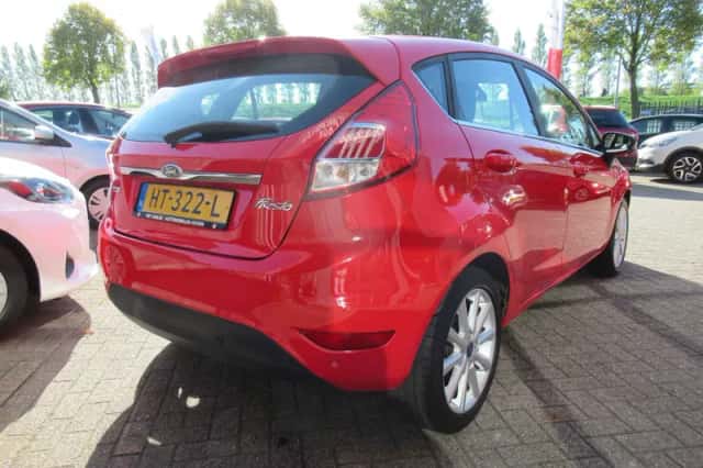 Ford Fiesta (2016) thumbnail 6