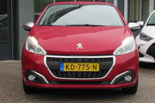 Peugeot 208 (2016) thumbnail 2