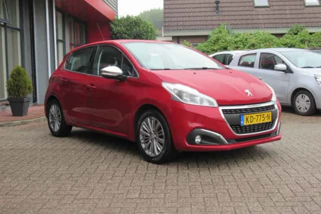 Peugeot 208 (2016) thumbnail 3