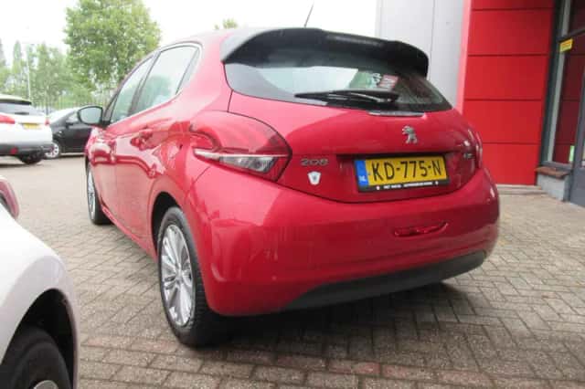 Peugeot 208 (2016) thumbnail 5