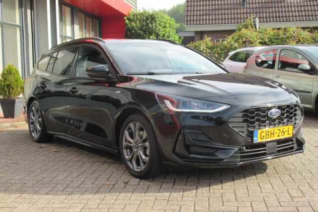 Ford Focus (2024) thumbnail 3