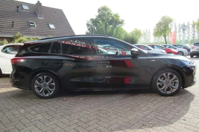 Ford Focus (2024) thumbnail 4