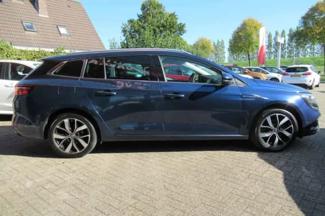 Renault Mégane (2018) thumbnail 4