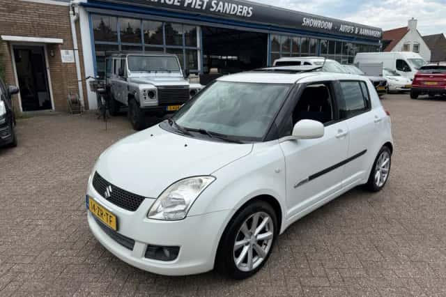 Suzuki Swift (2008) thumbnail 1