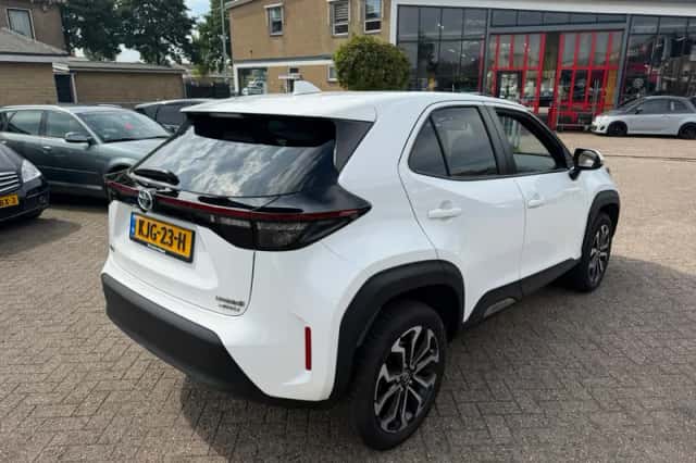 Toyota Yaris Cross (2022) thumbnail 2