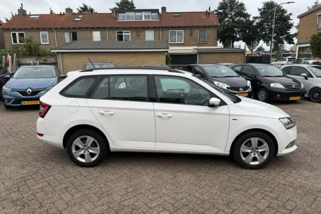 Škoda Fabia (2018) thumbnail 4