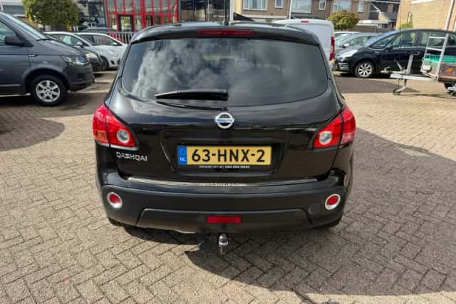 Nissan Qashqai (2009) thumbnail 4