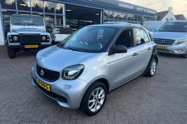 Smart Forfour (2016) thumbnail 1