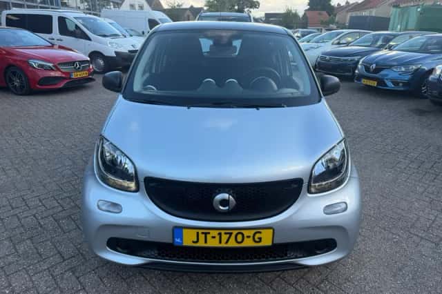 Smart Forfour (2016) thumbnail 5