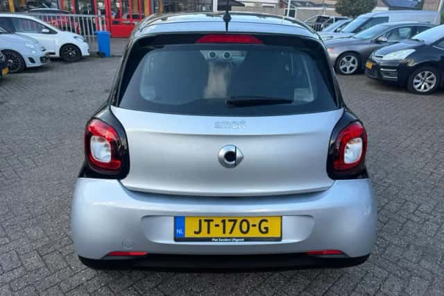 Smart Forfour (2016) thumbnail 6