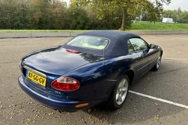 Jaguar XK8 (2000) thumbnail 5