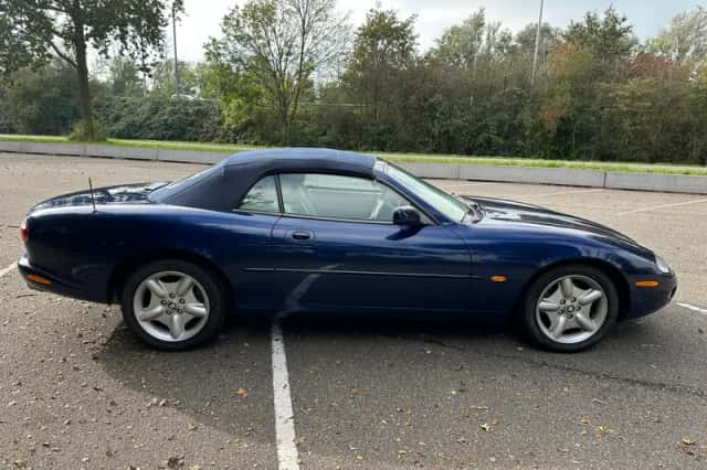 Jaguar XK8 (2000) thumbnail 6