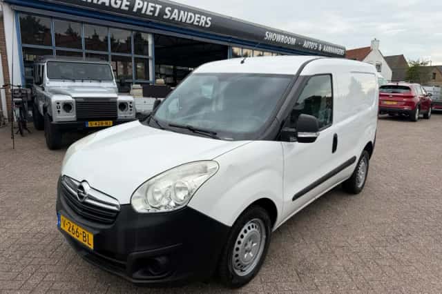 Opel Combo (2016) thumbnail 1