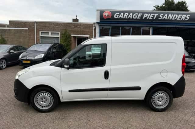 Opel Combo (2016) thumbnail 2