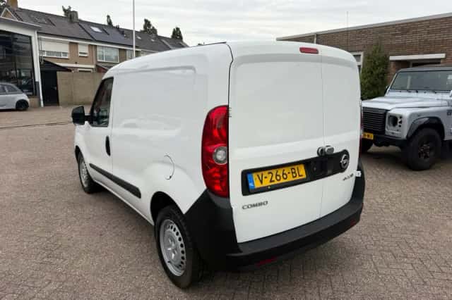 Opel Combo (2016) thumbnail 3